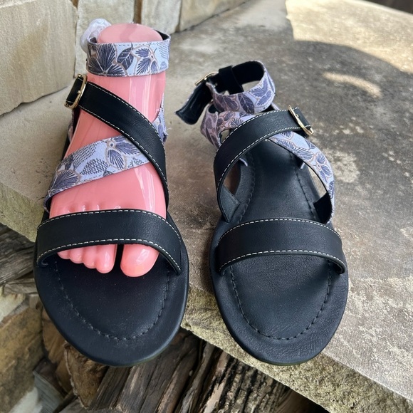 JANE AND THE SHOE Jordan Black Contemporary Sandals with floral print NWT Sz-8.Q - Picture 5 of 11